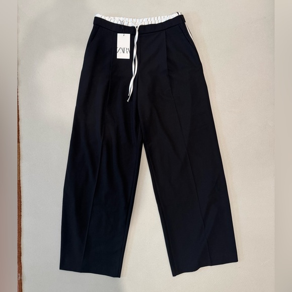 Zara Pants - Zara Women’s Black Joggers with White Accents